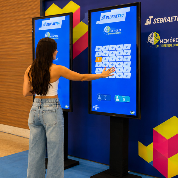 Locação de Totem 43 polegadas e 55 polegadas